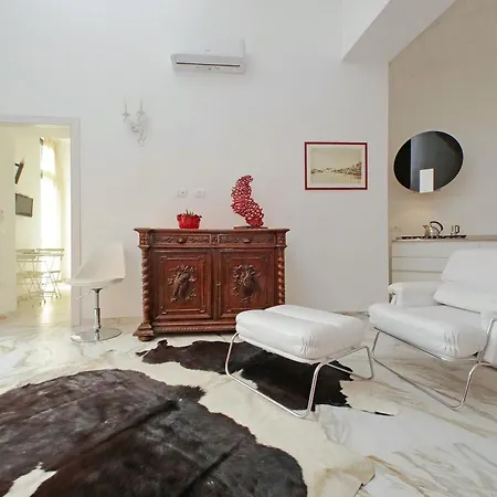 Apartment Fori Imperiali Rome